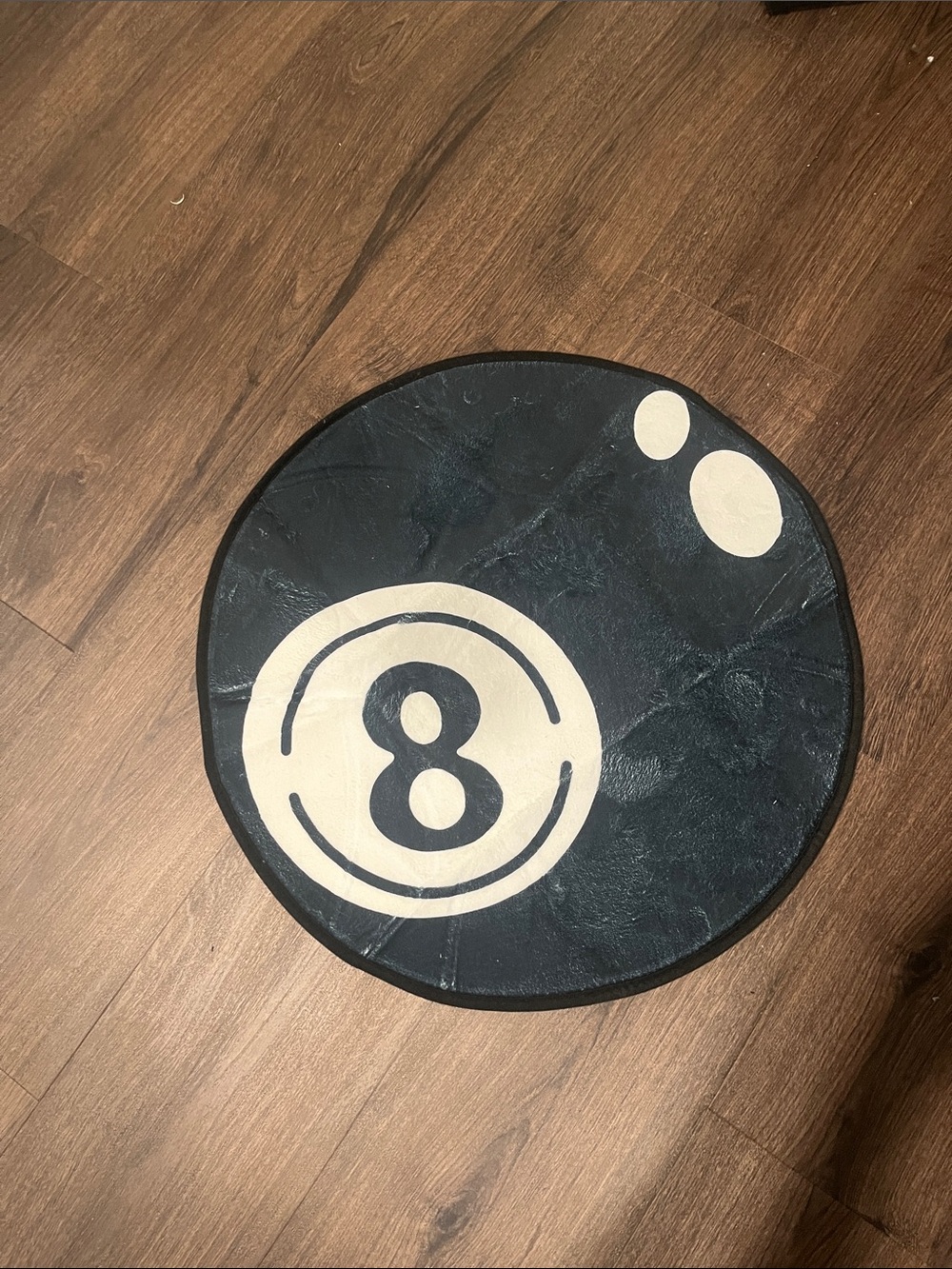 Black 8-Ball Round Decorative Mat